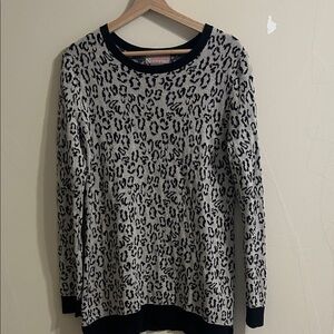 Novara Women's Animal Print Crew Neck Sweater - Black and Cream